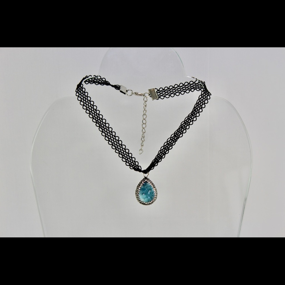 Turquois Druzy Quartz Chocker